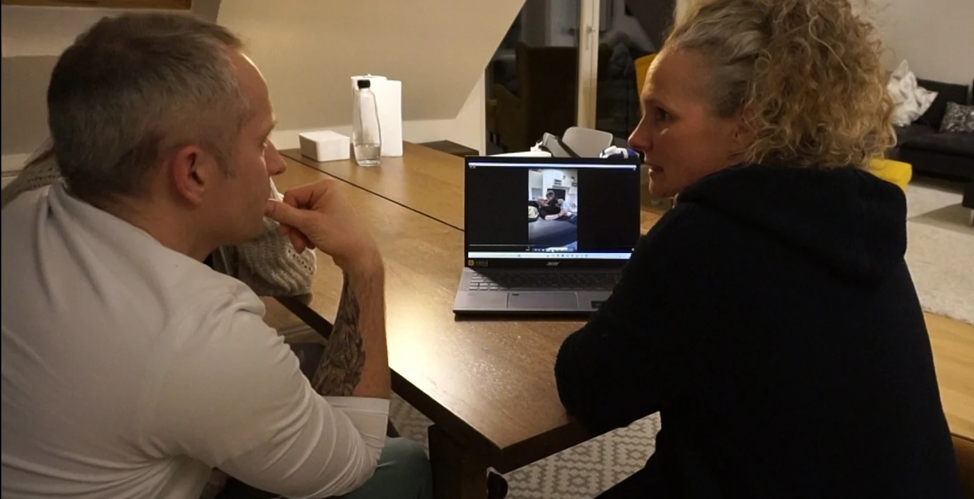 Marte-Meo-Elternberatung mit gemeinsamer Betrachtung einer Videoszene